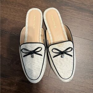 Nautica Women's Cream and Black Mules